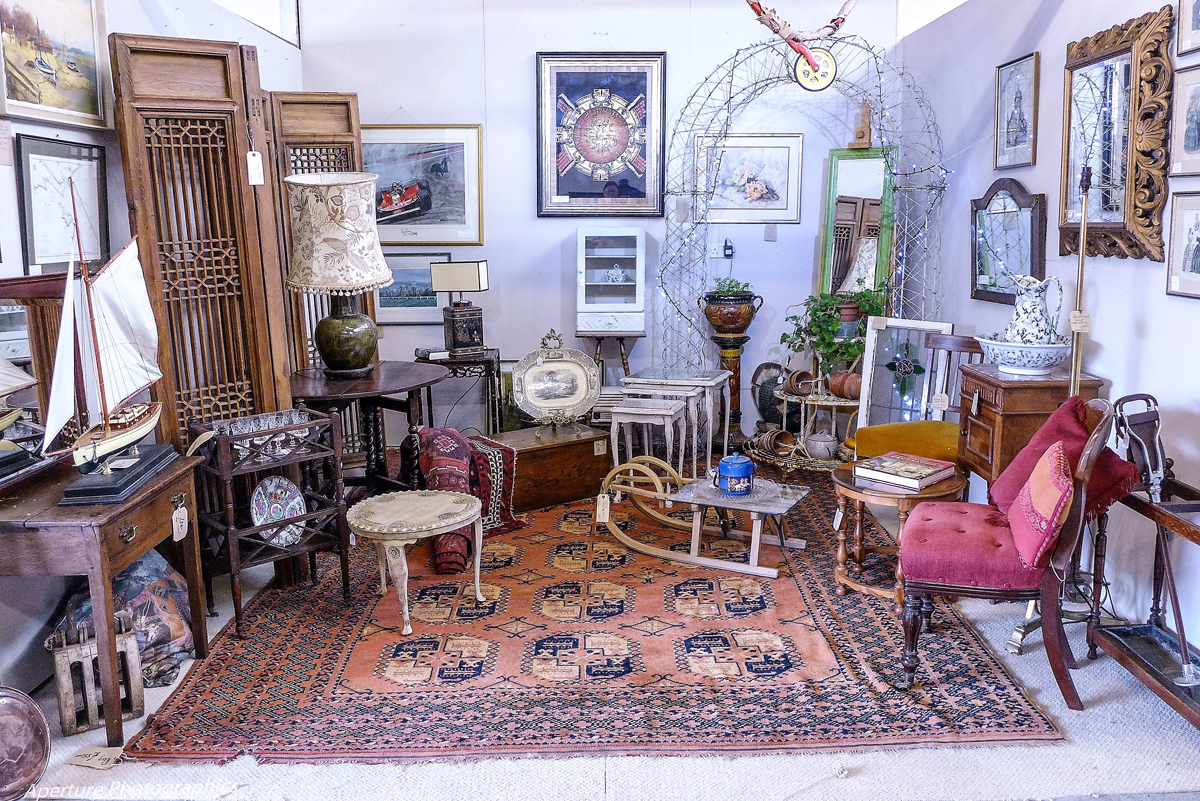 Combining French interiors elegance and British interiors edge