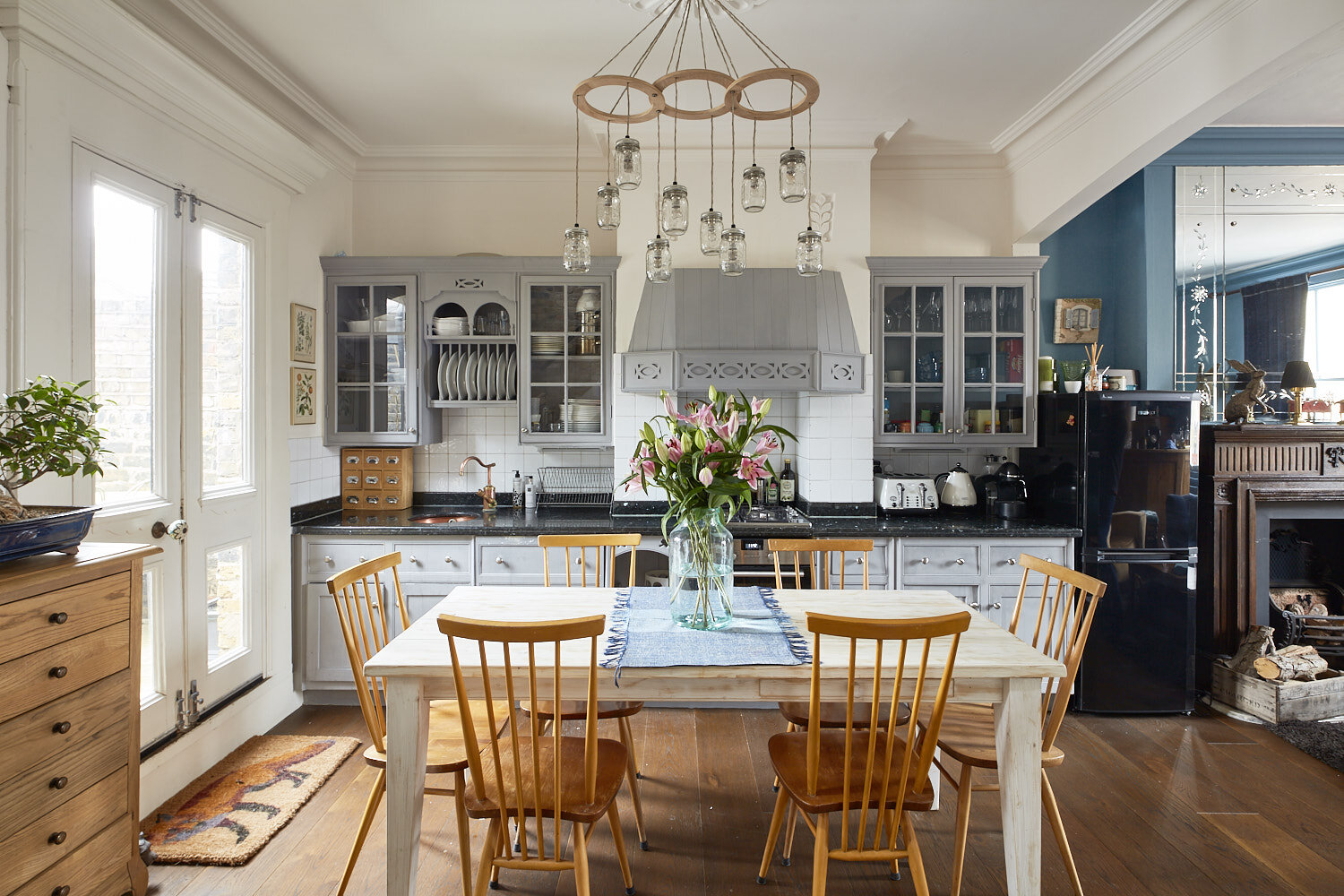 Hoxton flat interior by Alexandre Interiors